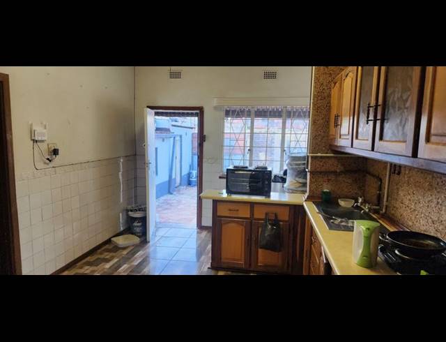 6 BEDROOM HOUSE FOR SALE IN TURFFONTEIN
